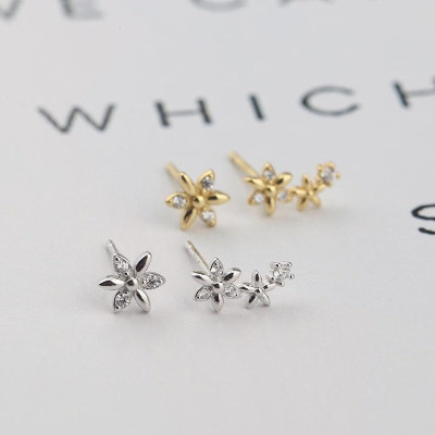 Khuyên tai bạc 925 nụ cọc cạch 1 bên 3 hoa 1 bên 1 hoa xinh xắn độc lạ Dế Bạc - K5840