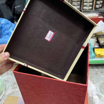Hộp đựng quà vương miện 18x18x16cm Linh Lan giấy cứng Giangpkc