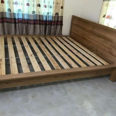 Giường ngủ gỗ sồi Tundo hiện đại 