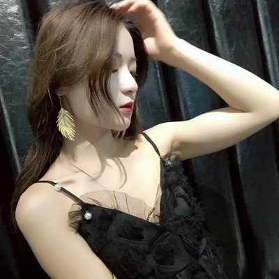 Bông tai nữ hình chiếc lá siêu dễ thương