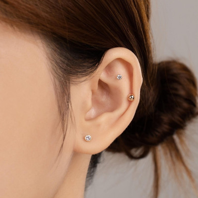 Bông tai Vàng 14KY đính đá CZ kiểu Bezel - MOON Jewelry