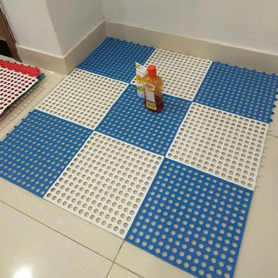 Combo 6 Tấm Thảm Nhựa Chống Trơn Trượt Nhà Tắm Lỗ Ghép Kháng Khuẩn GROFA (Giao Màu Ngẫu Nhiên )