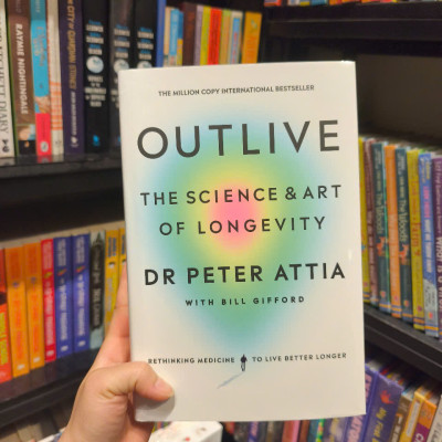 Sách - Outlive: The Science and Art of Longevity by Peter Attia - Sách tiếng anh, bìa cứng