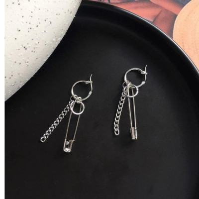 Đôi bông tai unisex kim băng cá tính độc đáo 