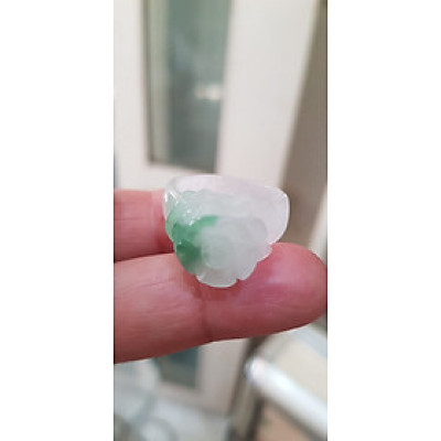 Nhẫn Nữ mới chạm Bông Hồng Nổi màu Trắng Xanh nhẹ rất đẹp đá cẩm thạch tự nhiên Ni 18mm đeo tay xinh lắm  ạ