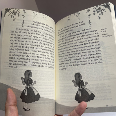 (Combo 3 cuốn sách song ngữ Việt-Anh) HOÀNG TỬ BÉ -  ALICE Ở XỨ SỞ DIỆU KỲ -PINOCCHIO - Antoine de Saint-exupéry, Lewis Carroll  & Carlo Collodi - Nguyễn  Thúy Loan dịch - Hà Giang -NXB Văn Học