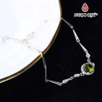 Lắc bạc mặt đá peridot hỏa, mộc - Ngọc Quý Gemstones