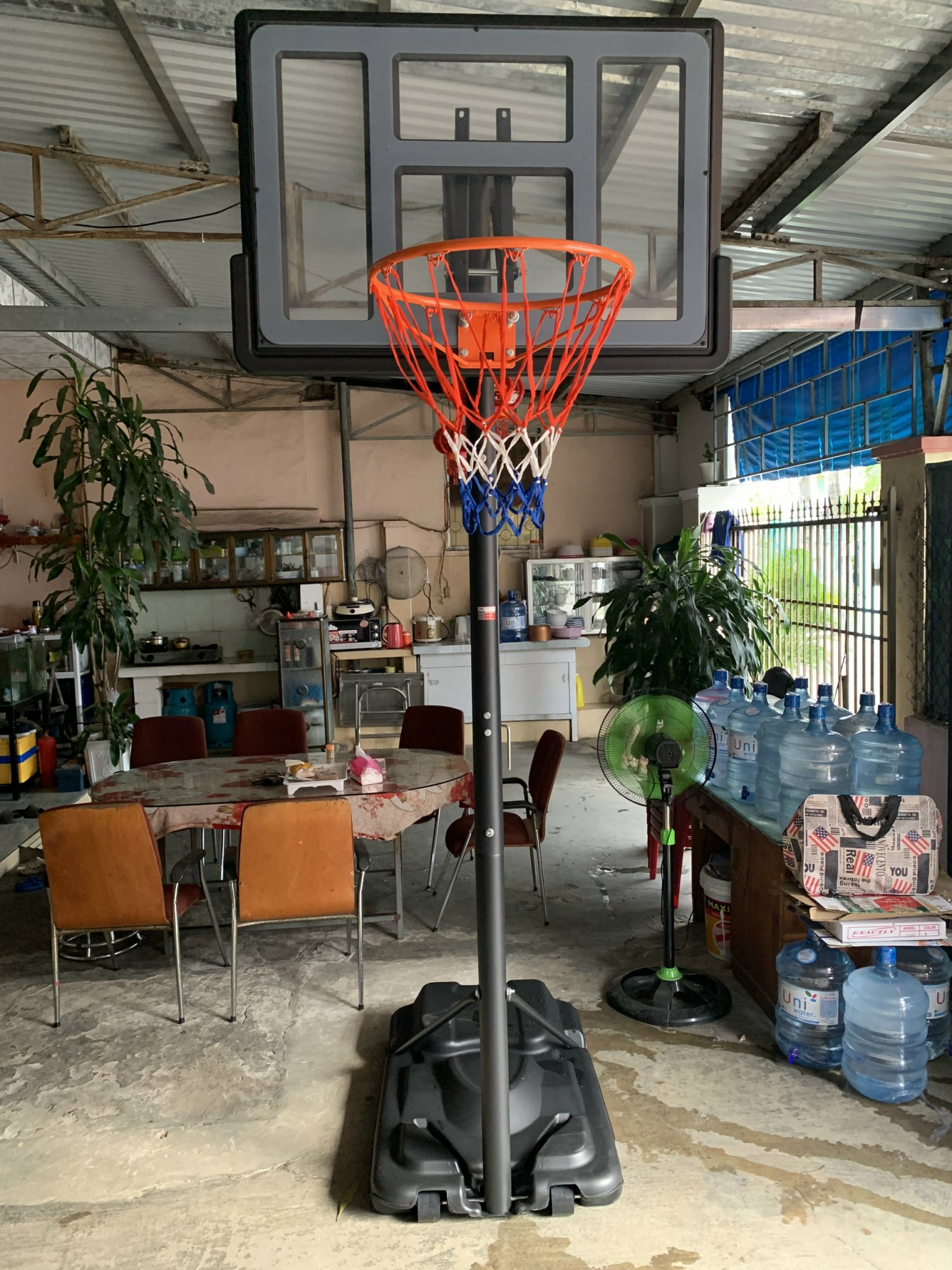 Trụ bóng rổ S021 (có tay quay tăng chỉnh), trụ bóng rổ điều chỉnh từ 230 đến 305 cm, an toàn phù hợp cho người lớn và trẻ em