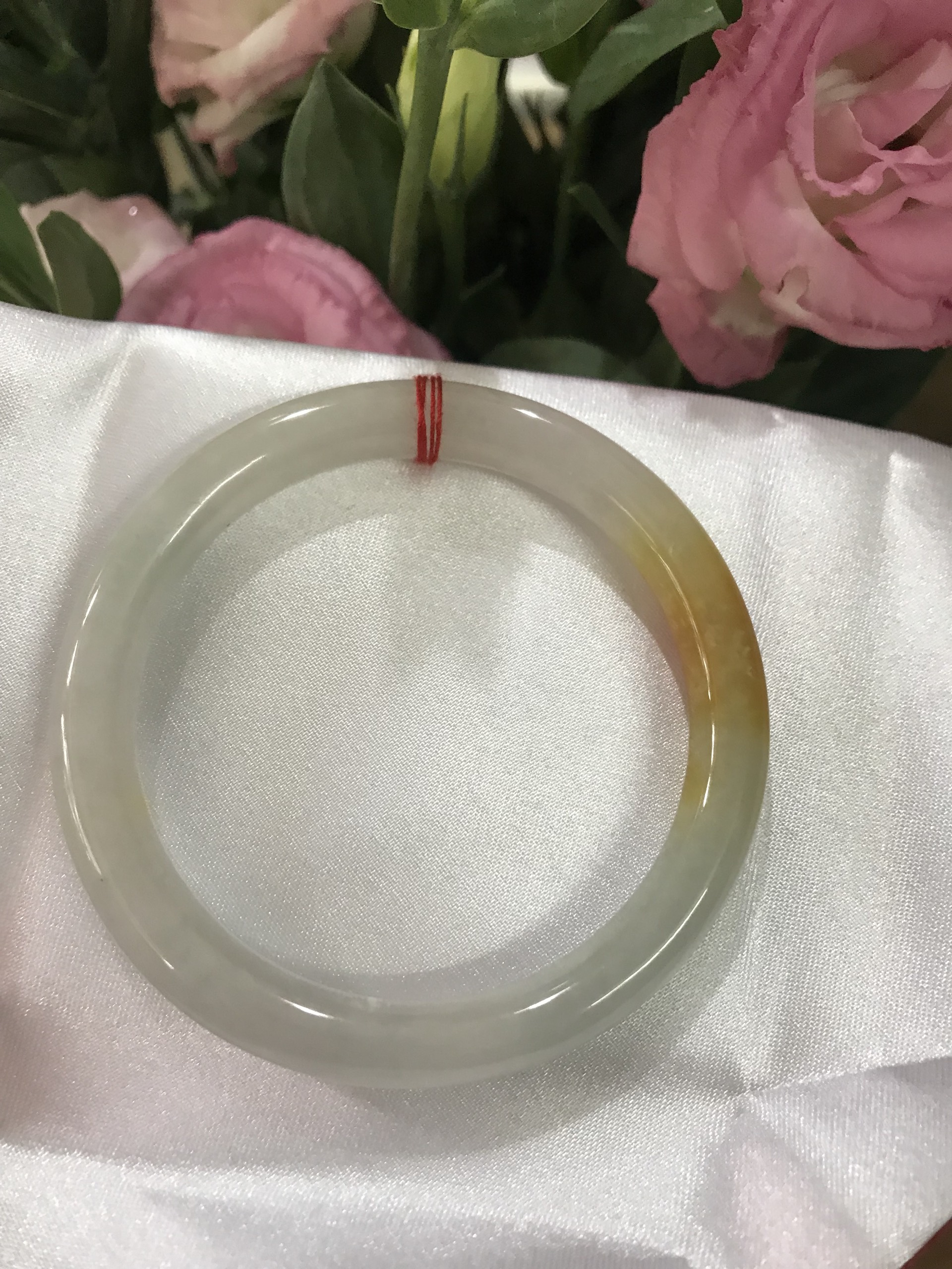 Vòng Cẩm Thạch mới Trắng Vàng Bóng đẹp Ni 57mm Chột 8mm Nữ mạng kim mạng thổ 55kg đến 65kg đeo dễ thương xinh xuất sắc ạ