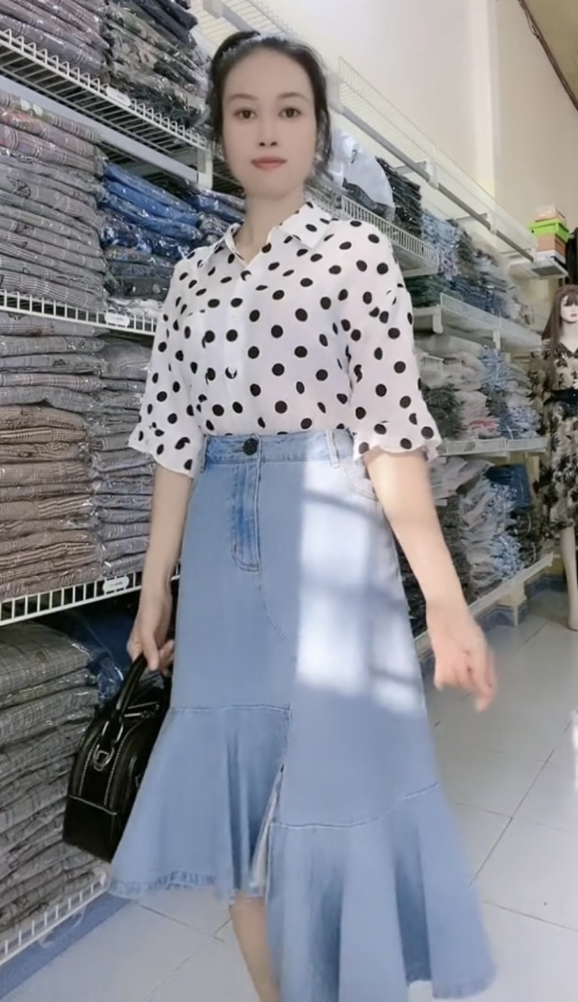 Set sơ mi kèm váy denim đuôi cá bất đối xứng trẻ trung cá tính Myqlothing.