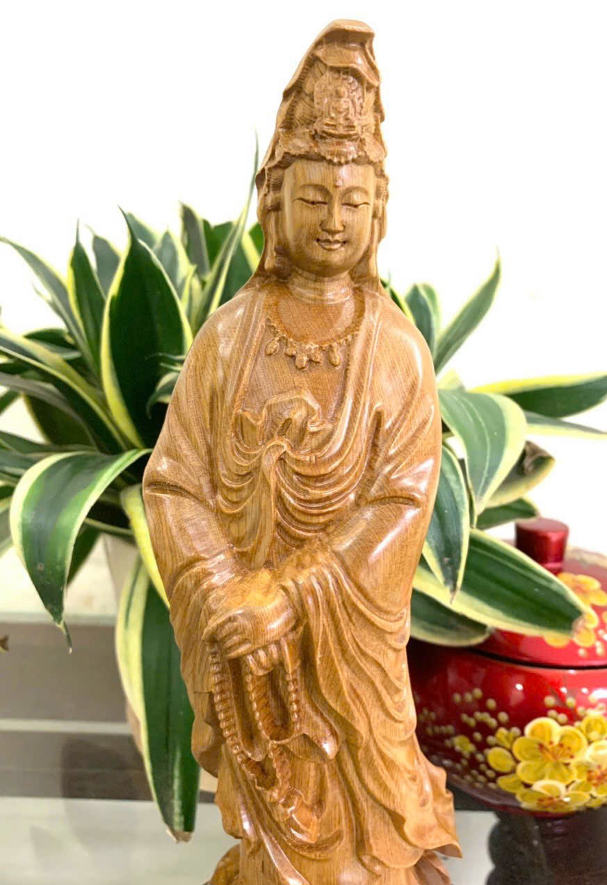 Tượng phật bà quan thế âm bồ tát bằng gỗ bách xanh thơm nức kt cao 30cm
