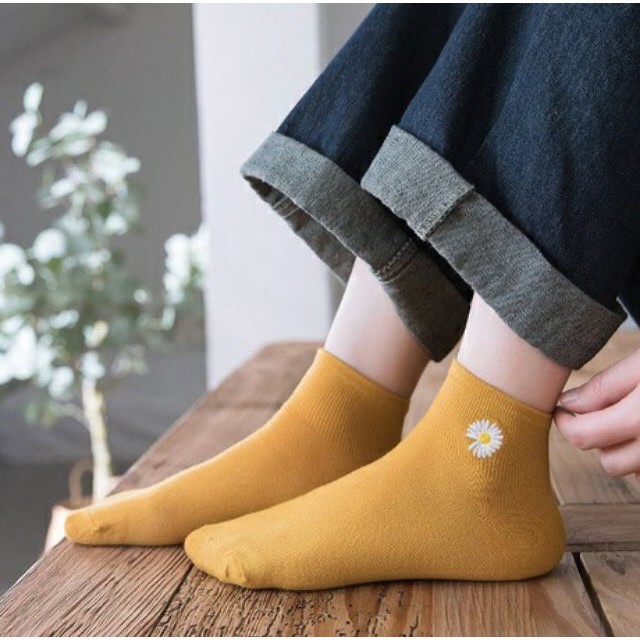 Combo 10 đôi tất hoa cúc , gấu nữ ,cổ ngắn nhiều màu dễ thương vải cotton , khử mùi , kháng khuẩn kèm túi dây rút xinh xắn cute cho phái nữ
