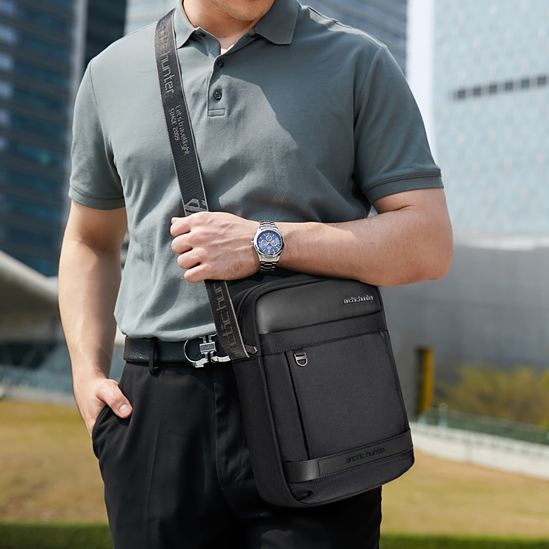 Túi đeo chéo, đeo hông nam Arctic Hunter K00162 chất liệu Oxford chống thấm nước, thiết kế nhiều ngăn tiện dụng