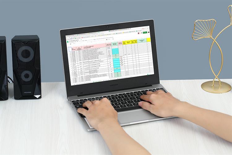Máy Tính Xách Tay Laptop Samsung Galaxy Chromebook Go XE310XDA N4500/4GB/32GB/ChromeOS - Hàng Chính Hãng