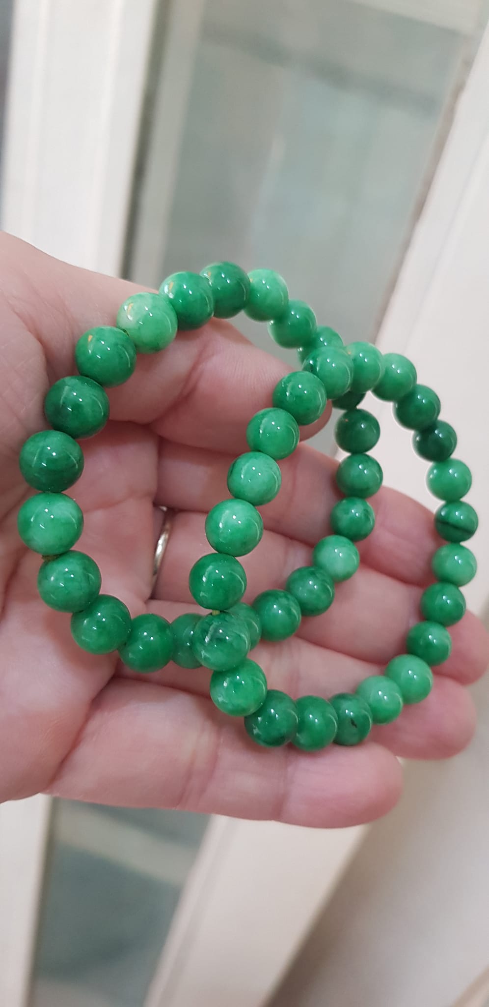Vòng tay phong thủy Nữ đá cẩm thạch xanh tươi size hạt 8mm vòng màu xanh lá tươi đẹp nữ mệnh mộc hỏa thủy ạ