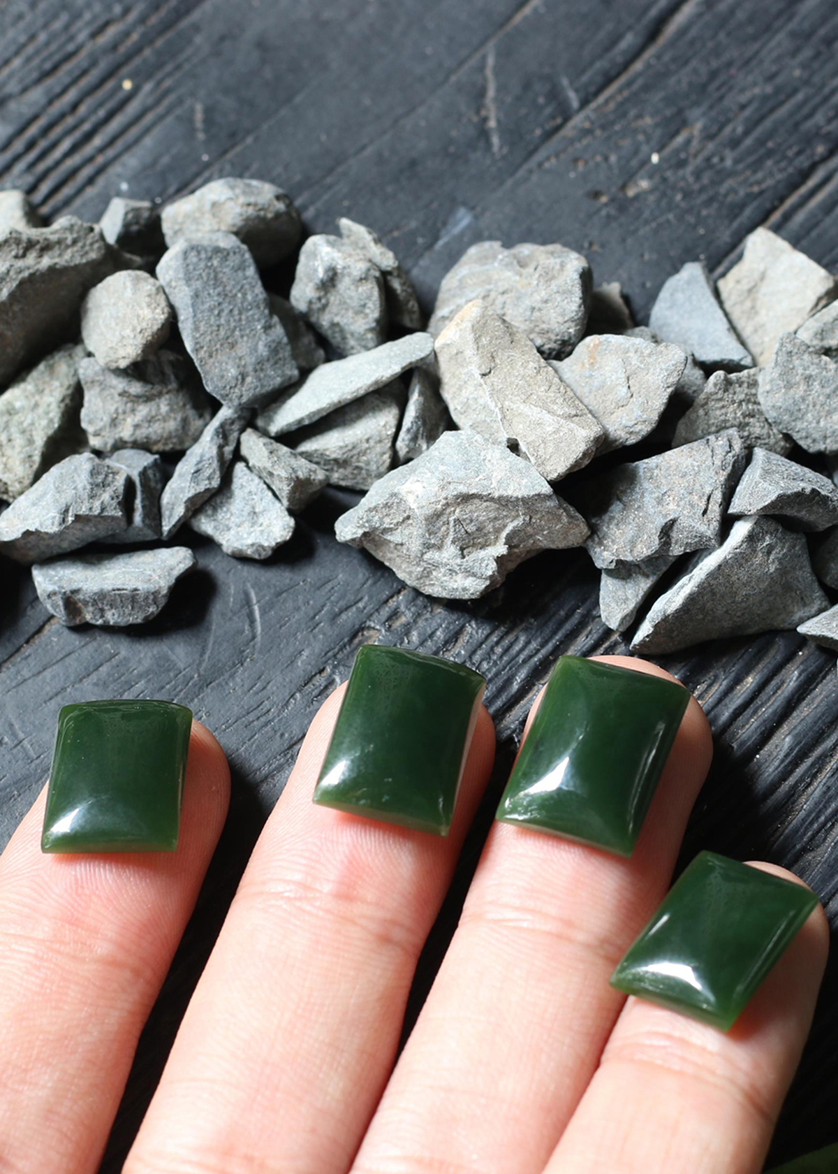 Mặt dây chuyền, mặt nhẫn đá ngọc bích mệnh hỏa, mộc - Ngọc Quý Gemstones
