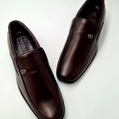  GIÀY TÂY NAM DA BÒ THẬT 100%  DONAVY MŨI VUÔNG ĐÍNH KHUY R CÁCH ĐIỆU THỜI TRANG DOGR