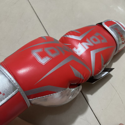 Găng tay đấm bốc -Boxing Conrie KB351, đệm lót mút xốp EVA loại đặc, tính thẩm mỹ và độ đàn hồi tốt,  khóa dính ở cổ tay chắc chắn thuận tiện cho người sử dụng