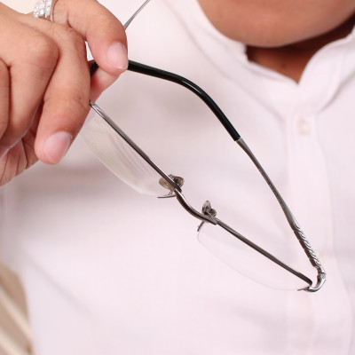 Gọng kính titanium thời trang nam siêu nhẹ siêu bền OURESS sw10001