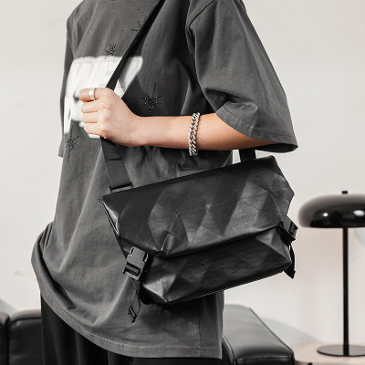Túi đeo chéo nam DA THẬT cao cấp phong cách mới – BEE GEE DCN9323