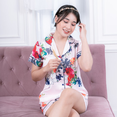 Bộ Pyjama nữ, đồ mặc nhà VILADY-B113 kiểu quần đùi tay cộc họa tiết Bông, chất liệu lụa Pháp cao cấp