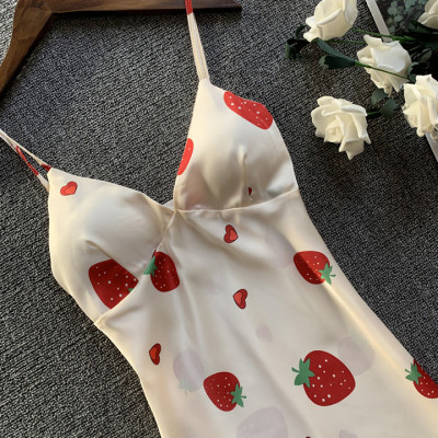 Váy ngủ lụa hai dây dâu tây kèm mút ngực sexy Q121 - Đầm ngủ lụa dâu tây gợi cảm - Váy ngủ