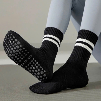 Tất / Vớ Chân Cao Cổ Nữ 16,9K Freesize Tập Yoga Pilates Len Co Giãn Đính Hạt Silicon Chống Trơn Trượt (Cao Cổ Kẻ Sọc)