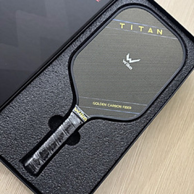 Vợt Wi-ka Titan chơi Pickleball siêu bền, kiểm soát bóng tốt với mặt vợt bằng TITANIUM VÀNG - Chính hãng