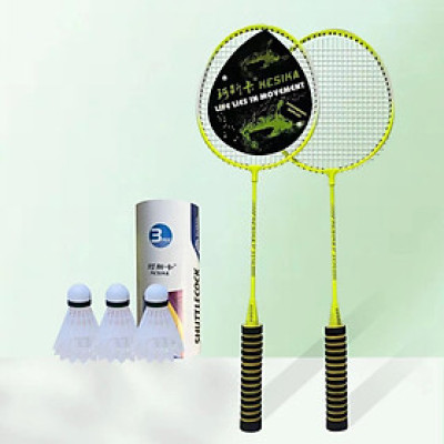 Set 2 vợt  đánh cầu lông hợp kim nhôm kèm túi , tặng 3 quả cầu ,khung và cán được làm bằng chất liệu cao cấp siêu bền , tay cầm bằng gỗ lót bên ngoài nệm mút ,giúp cầm nắm vợt được chắc chắn