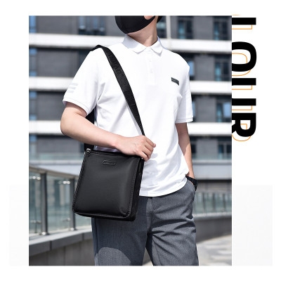 Túi đeo chéo nam phong cách mới  - BEE GEE DCN9431