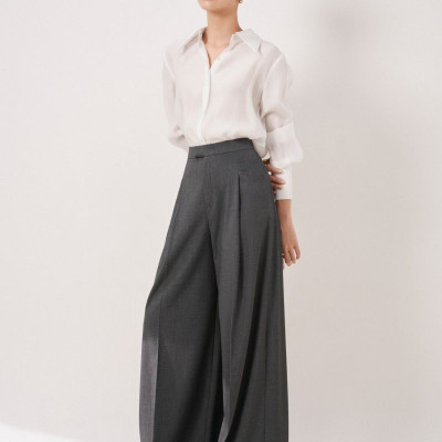 Áo sơ mi cổ đức bản to Naomi thiết kế cao cấp WHITE CHIC