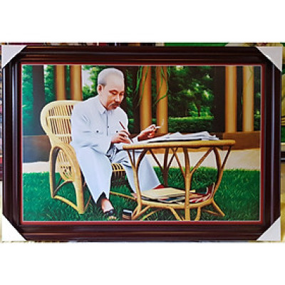 TRANH IN DẦU -BÁC HỒ NGỒI VIẾT DI CHÚC TRONG VƯỜN HOA PHỦ CHỦ TỊCH