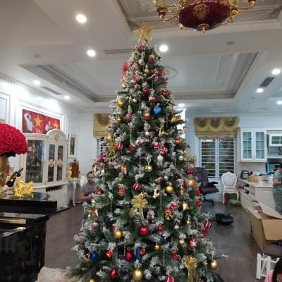 Cây thông noel phủ tuyết  2m4 - Tán dày và đẹp, cây thông chắc chắn và dể tháo lắp