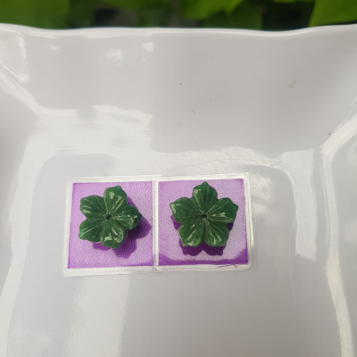 Đôi bông tai Bông Hoa Mai 5 Cánh đều đẹp Đá Ngọc Cẩm Thạch Xanh Ngọc Đều tự nhiên Size 13mm x dầy 3mm Nữ bọc vàng đeo rất đẹp sang ạ