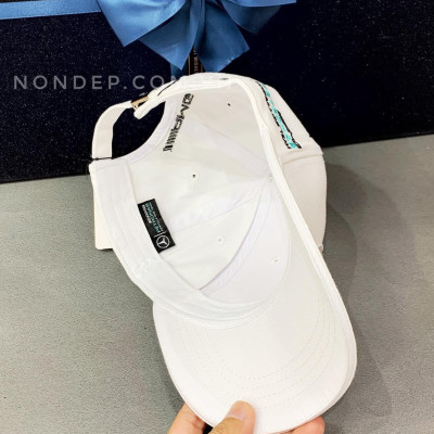 Nón kết, mũ lưỡi trai Merce phối vải phối jeans form đẹp thời trang đường phố