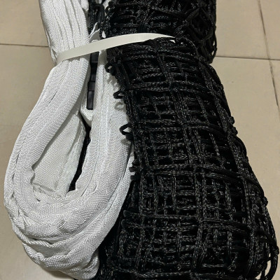 Lưới pickleball Sodex S25945(có cáp) dài tiêu chuẩn 6,71m cao 0,914m,chất liệu HDPE dày 3mm độ bền cao, ít hao mòn.