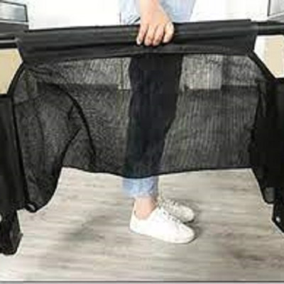 Khung thành bóng đá mini ( tặng kèm bóng) kích thước 90 x 60 x 60cm (dài x rộng x cao), phù hợp chơi trong diện tích nhỏ, có thể gập gọn dễ dàng