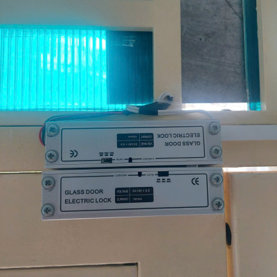 Khóa chốt thả điện từ dạng nổi gắn bề mặt 5 dây SG-L04B12 ( Hàng nhập khẩu)