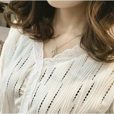 Áo sơ mi nữ cổ V tay lửng phối ren, chất liệu mềm mịn mặc hè Haint Boutique Sm185
