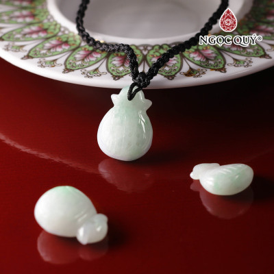 Dây chuyền Túi tiền cẩm thạch type A 20x15mm dày 7mm mệnh hỏa mộc - Ngọc Quý Gemstones