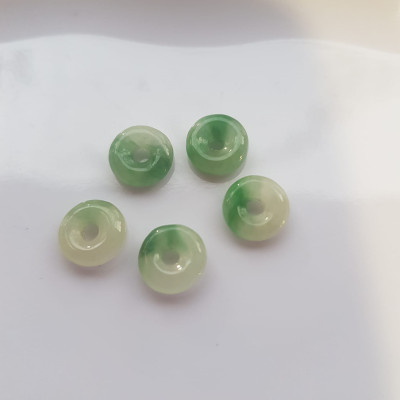 Bộ Trang sức Charm Vòng Tay gồm 5 đồng tiền may mắn tài lộc  Chất liệu đá cẩm thạch xanh Ngọc trắng tự nhiên bóng đẹp  Size hạt đk 9mm x đk cao 3mm x lỗ giữa đồng tiền 2mm nữ phối vòng tay và làm mặt dây chuyền đeo đẹp ạ