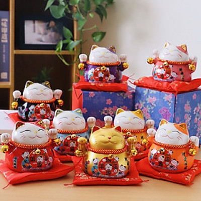 Mèo thần tài lục lạc  may mắn thu hút tài lộc , có khe để tiền , kèm đệm lót xinh xắn  , đem nhiều may mắn đến cho gia chủ