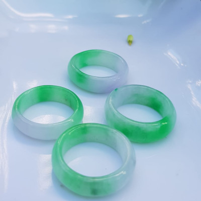 Nhẫn đeo tay nữ đá cẩm thạch tự nhiên Màu xanh lý tươi trắng bóng rất đẹp Nhẫn Ni 17mm x cao 6mm/7mm