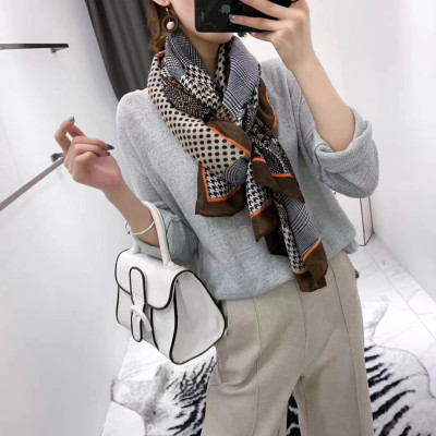 Khăn choàng quàng cổ họa tiết da rắn hiện đại SKC89