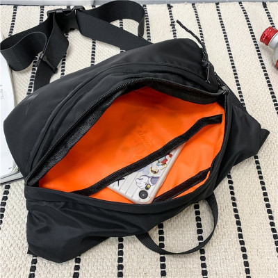 Túi đeo chéo nam nữ phong cách mới  - BEE GEE DCN9290