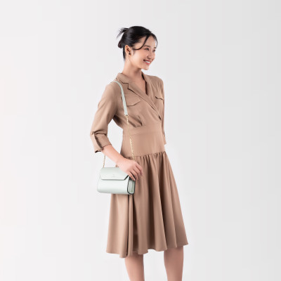 Túi Yuumy ( Thời trang nữ nắp gập dạng hộp size 21 - Túi đeo chéo da Seasand YN155 )