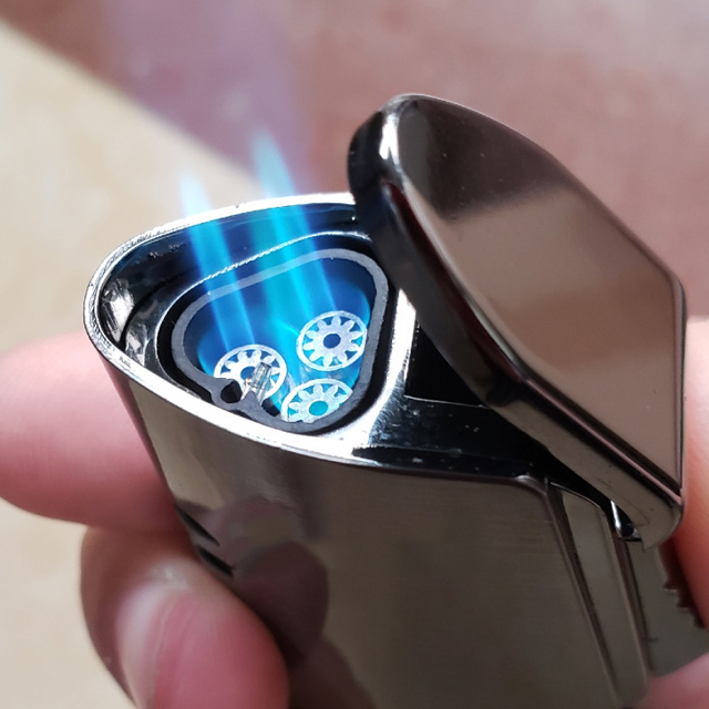 Vỏ Hộp Quẹt Bật Lửa Khò 3 Tia COB 581 Thiết Kế Nhỏ Gọn Độc Lạ Lửa Khò Mạnh Mẽ - Dùng Gas Cao Cấp