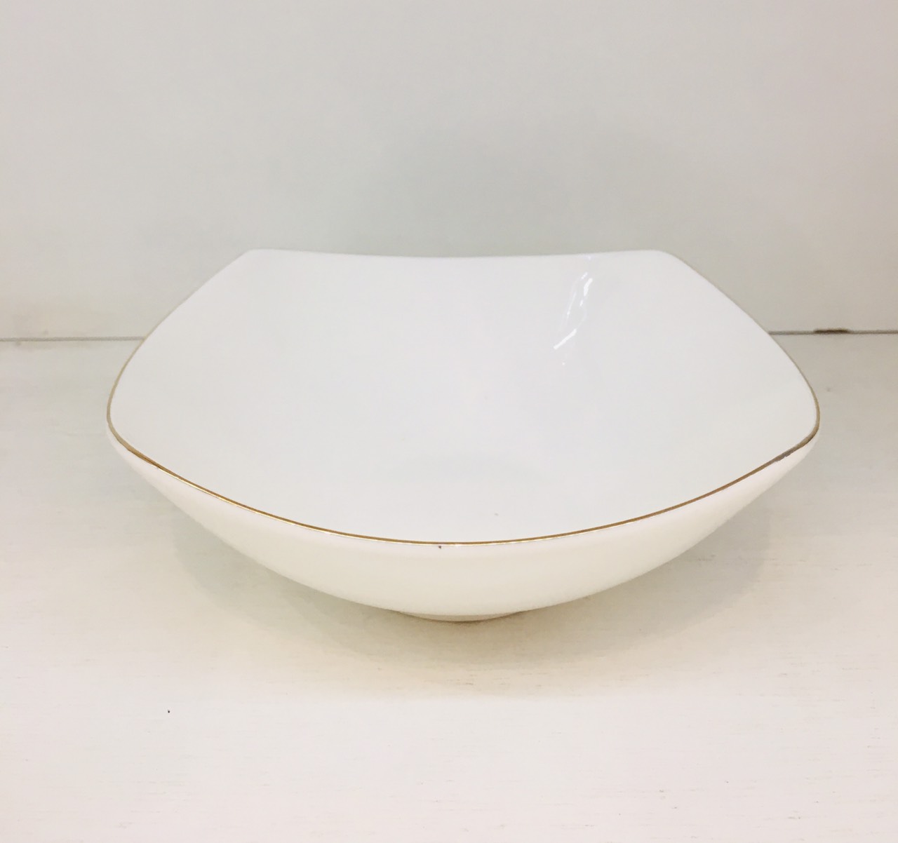 Bát tô vuông trơn sứ xương cao cấp viền vàng phong cách hiện đại 15.6x15.6cm WHITE 5537B