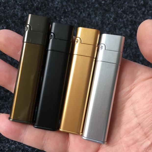 Vỏ Hột Quẹt Bật Lửa xăng đá Zorro Z518 thiết kế nhỏ gọn tiện dụng - dùng xăng bấc đá cao cấp ( giao màu ngẫu nhiên )