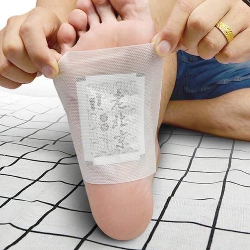 Hộp 50 miếng dán ngải cứu thải độc chân